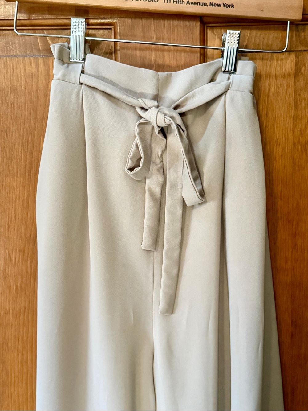 Adrianna Papell Beige Tie-Waist Capris